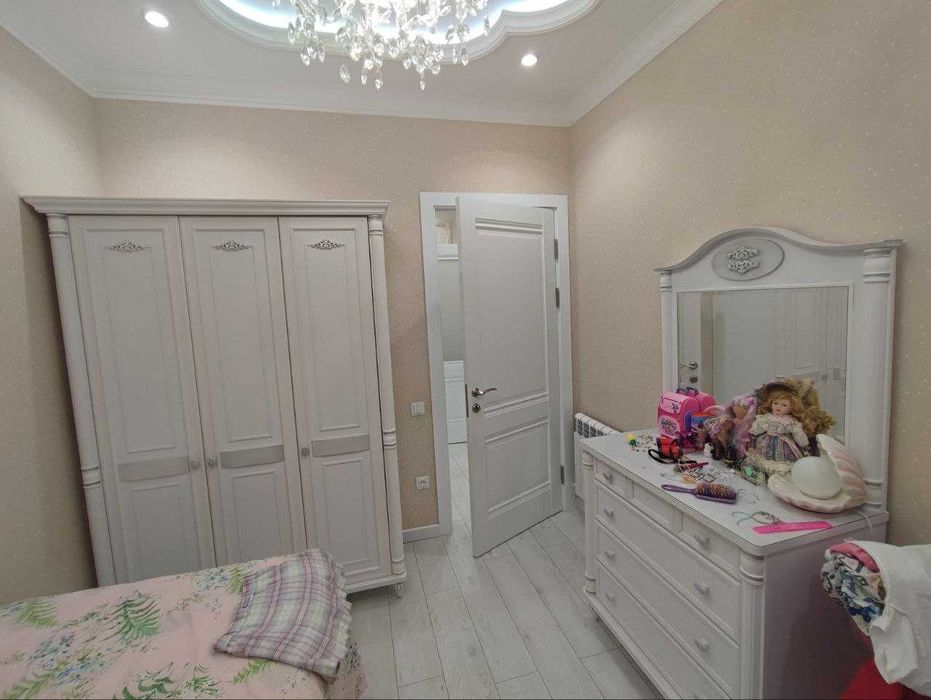 Айбек. Eвpo peмонт. 4/1/10. Kирпич. 110,5 м.кв. Фидокор, Шевченко.