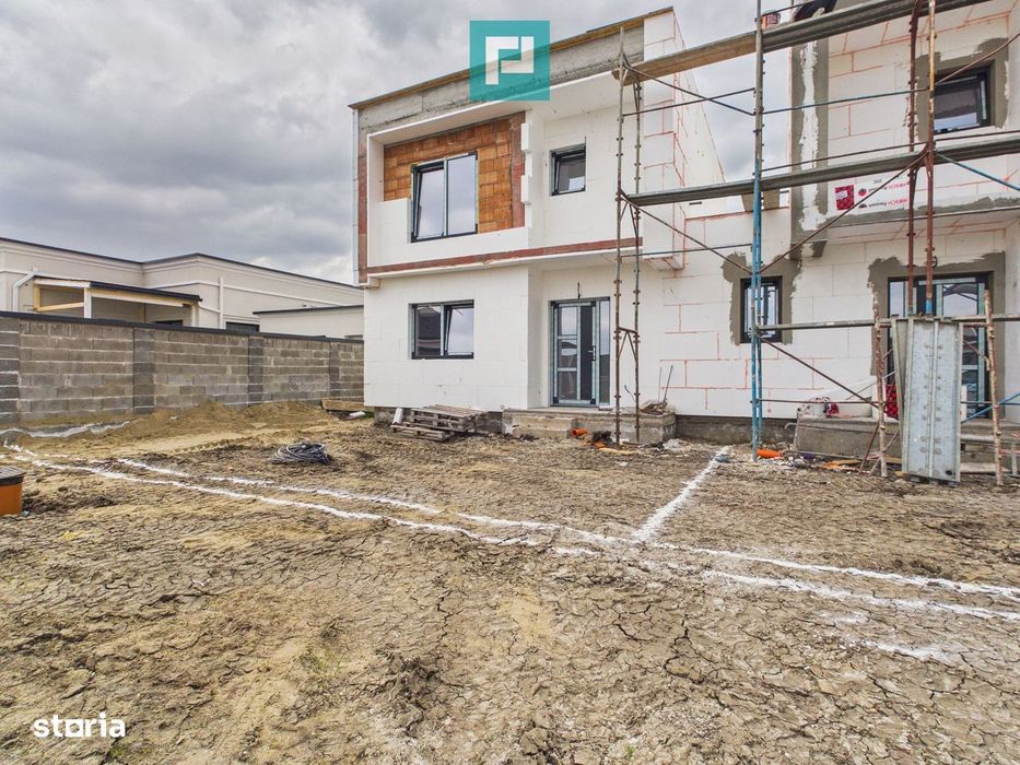 Duplex în Săcălaz despartit prin cameră tehnica