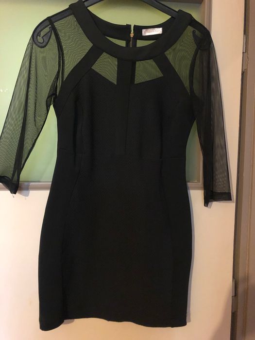 Черна рокля