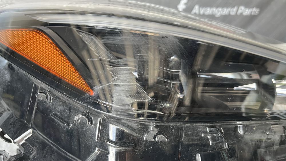 Ляв и десен фар Lexus NX