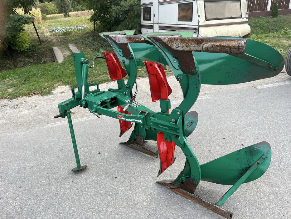 Plug dupa tractor