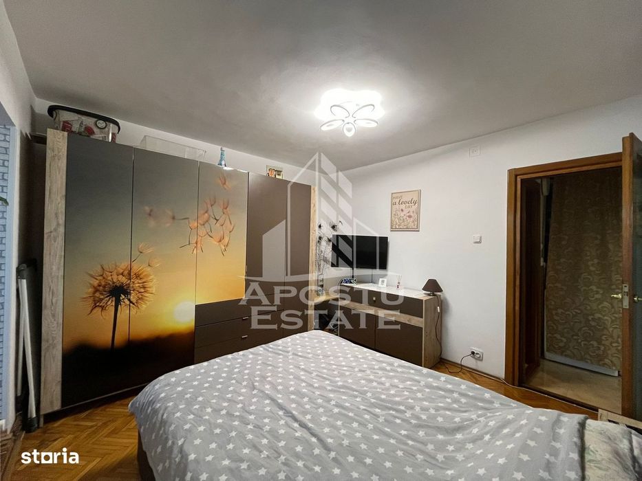 Apartament cu 3 camere, decomandat, 2 bai , 2 balcoane,zona Soarelui
