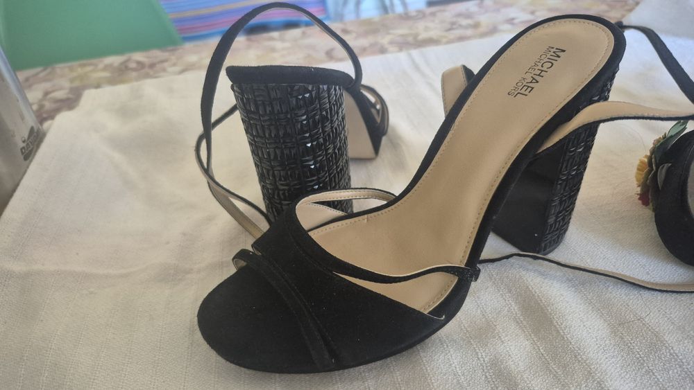 Босоножки.  Замша