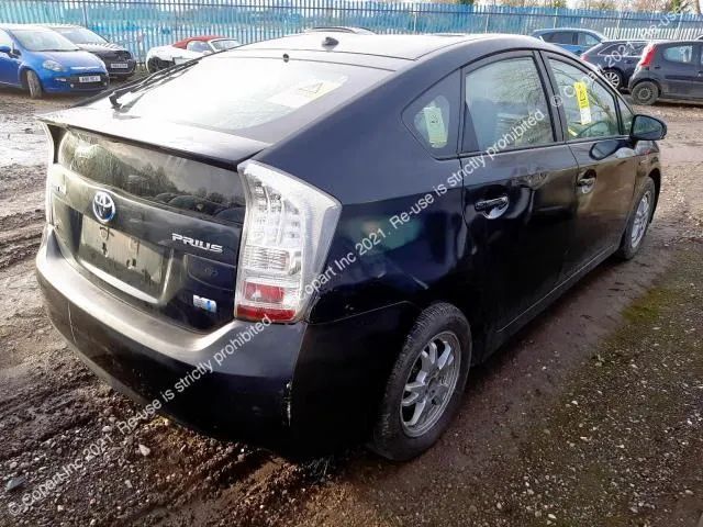 Dezmembrez Toyota Prius 3