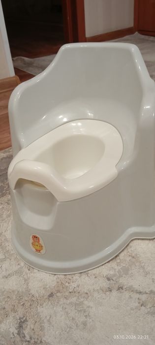 Продам детский горшок