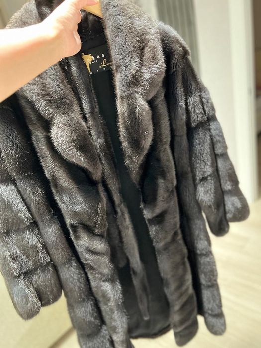 Продам шубу норковую