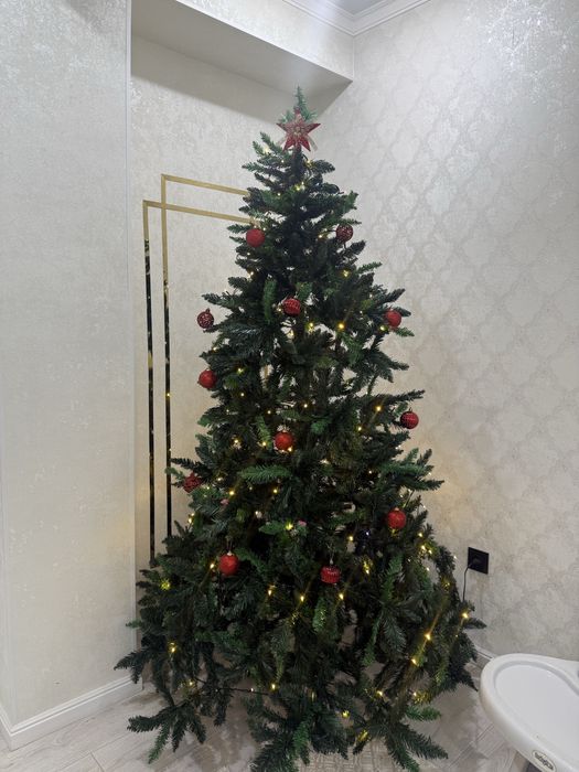 Елка продам срочно