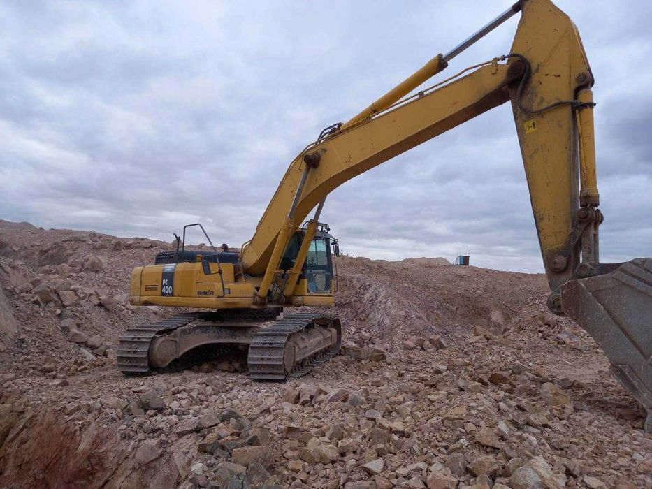 гусеничный экскаватор Комацу