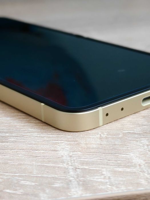 Samsung Galaxy Flip6 256GB Yellow, гаранция