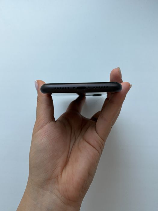 Продам Iphone 11