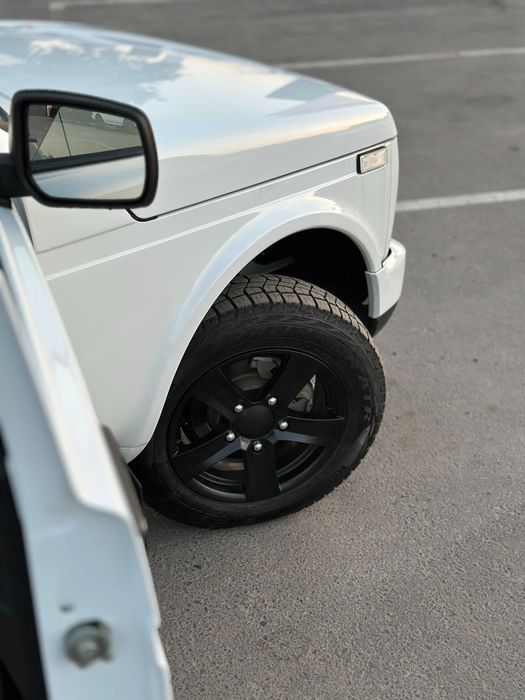 LADA Niva Legend