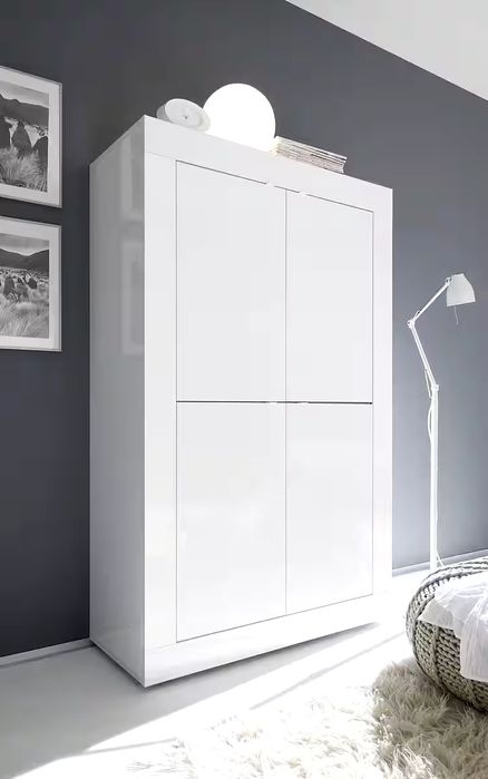 Висок шкаф Basic внос от Германия италиански дизайн.