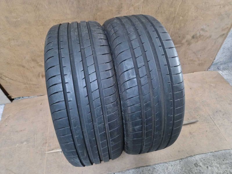 2 Goodyear R19 235/45
летни гуми
DOT2721