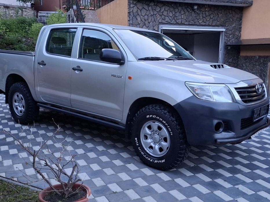 Vând Toyota Hilux ,2012