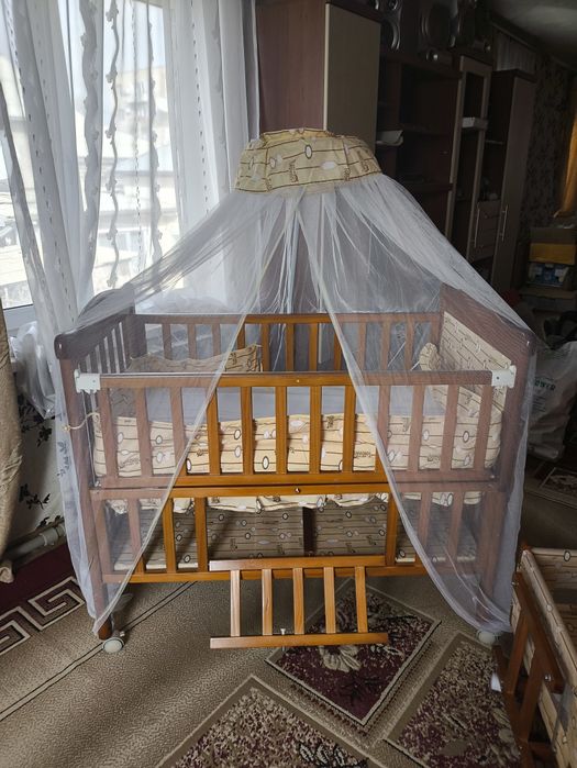 Детская кроватка