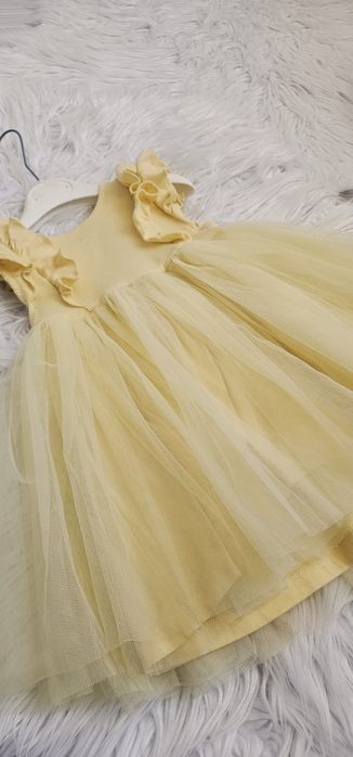 Жълта лятна рокличка