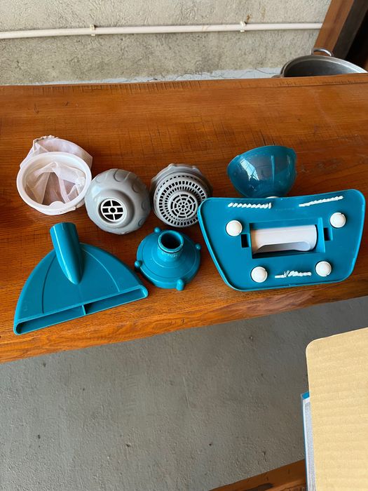 Vând piscină plus accesorii