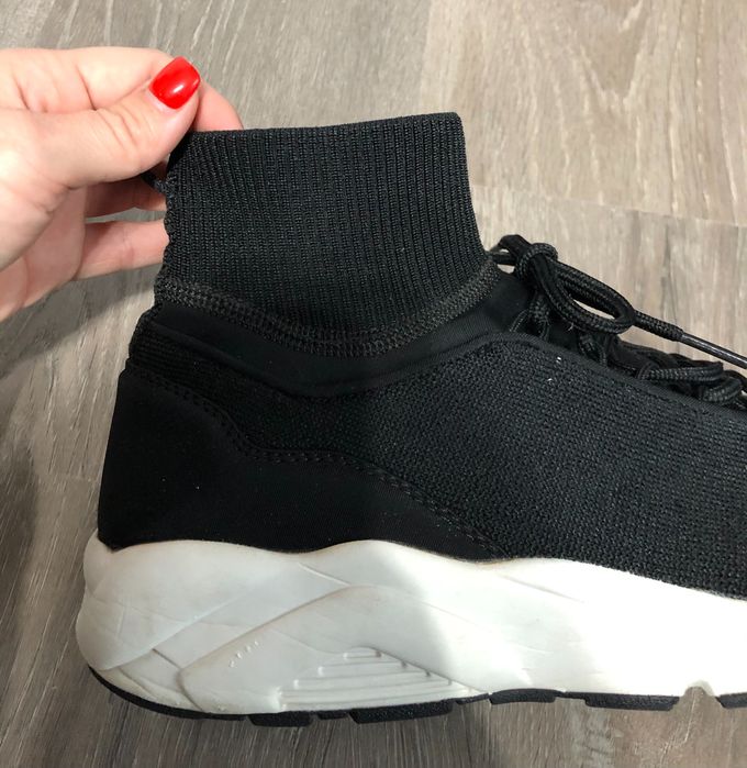 Adidasi bershka 42 adidasi negri 42 adidasi inalti 42 bershka