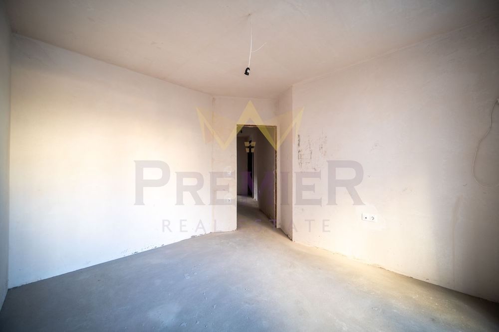 3-стаен в Варна-Лятно кино Тракия площ 100 цена 260000