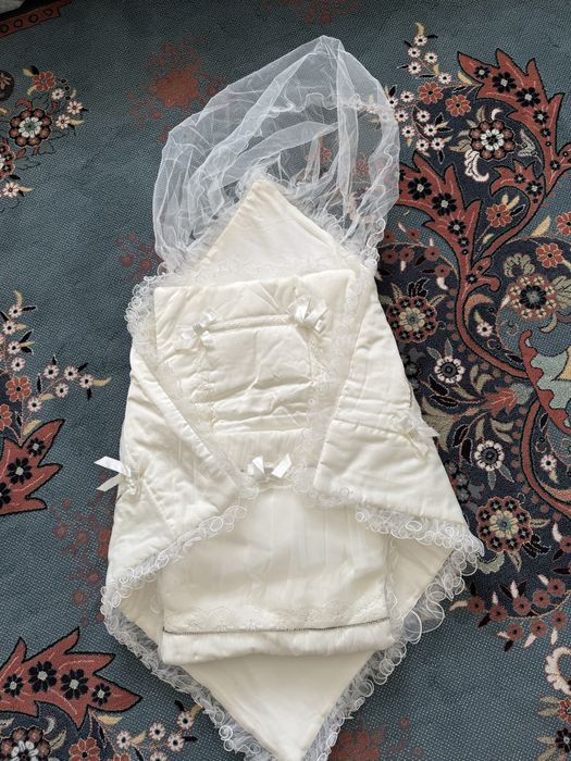 Продам комплект на выписку