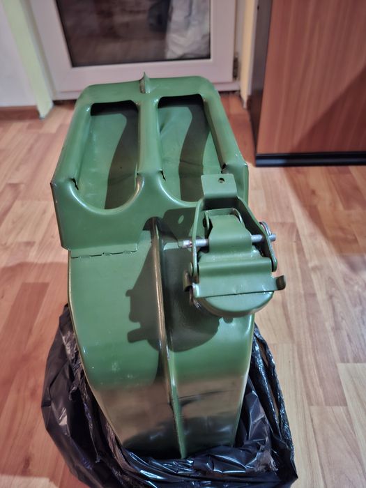 Canistra 20 L metalica Noua