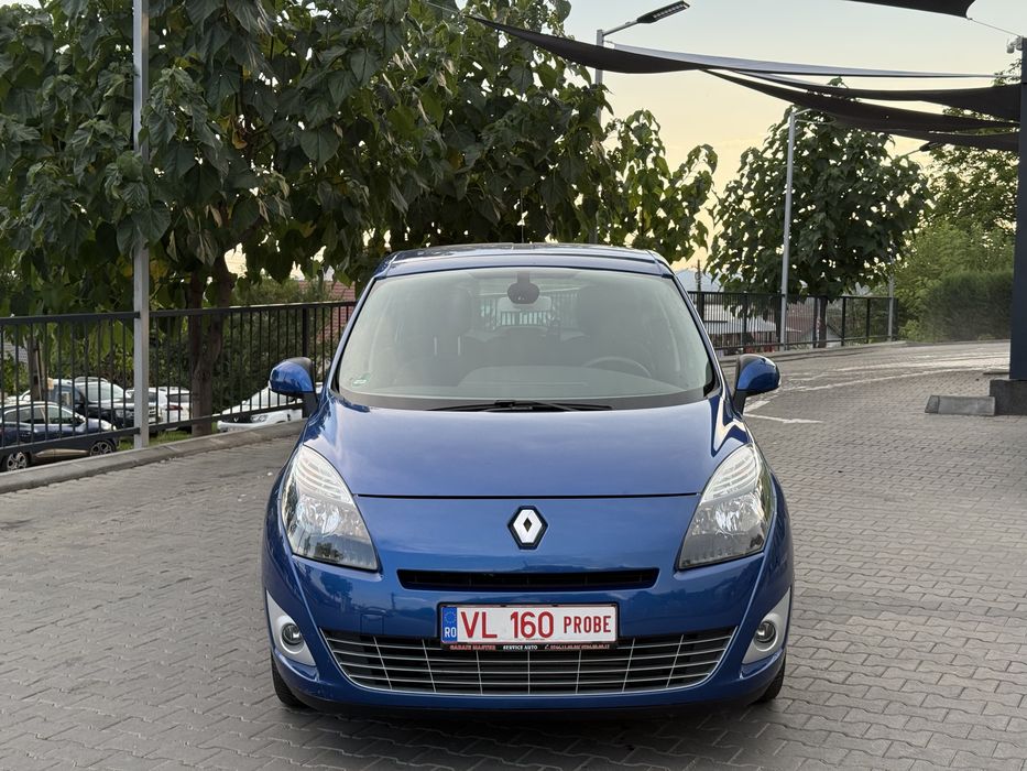 RENAULT Scenic