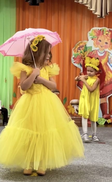 Платье детское желтое