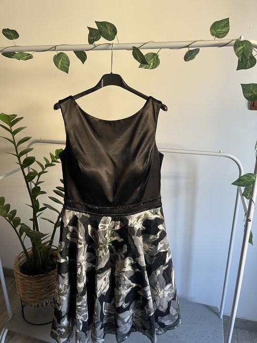 Rochie elegantă de seară mărime L