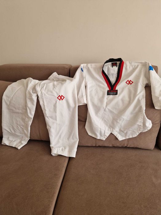 Продам кимоно на 7-8 лет