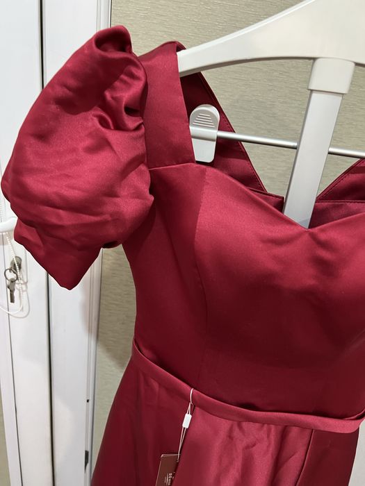 Атласное вечернее платье новое