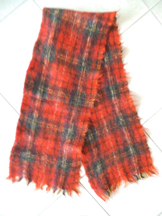 Подарявам дамски дрехи