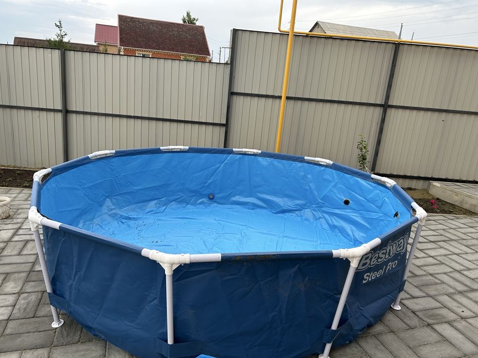 Продам бассейн бескаркасный в Заречном