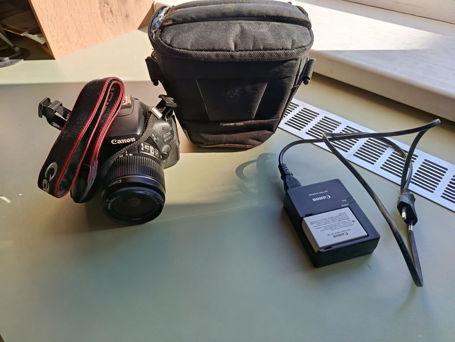 Продаю Canon EOS 600D в отличном состоянии