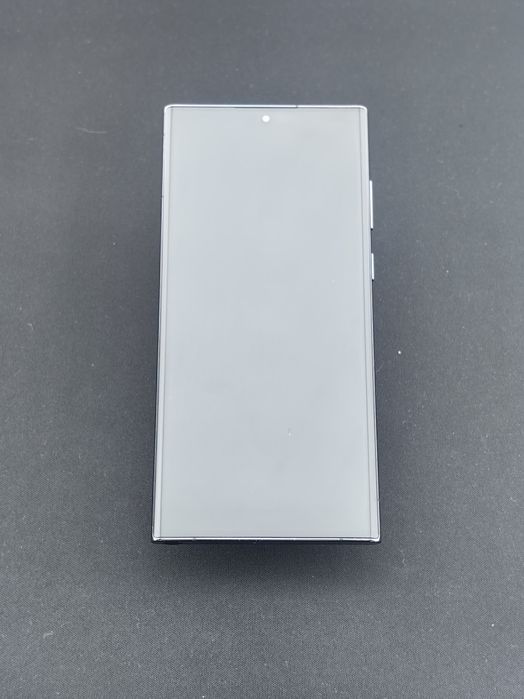 Samsung Galaxy S22 Ultra 5G  256 GB ID-cno441