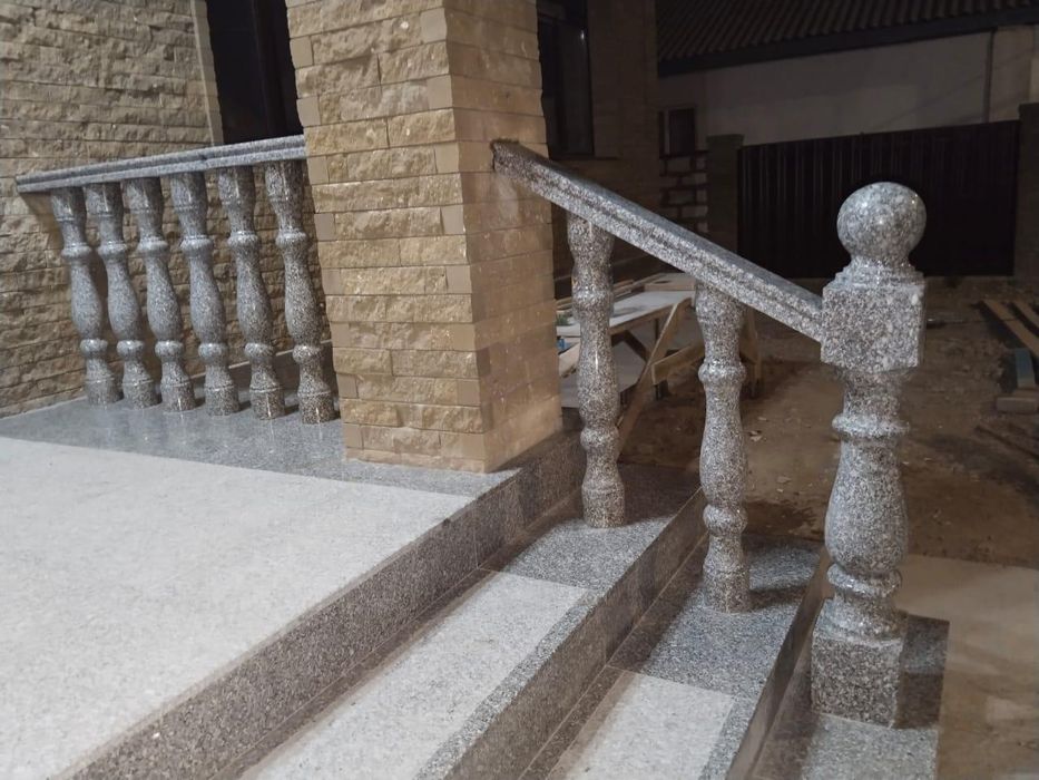 Ступени  Гранит и Мрамор , Тумбы, балясины, перилла