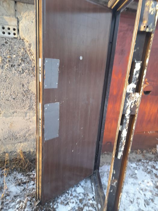 Продам металлические двери