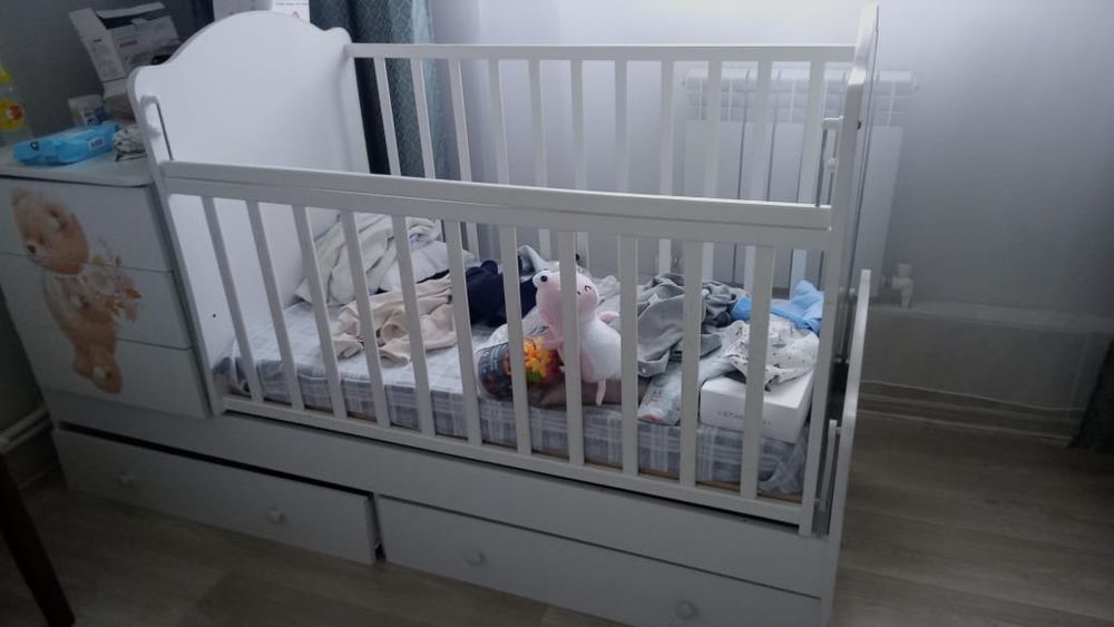 Продам детскую монешку кравать