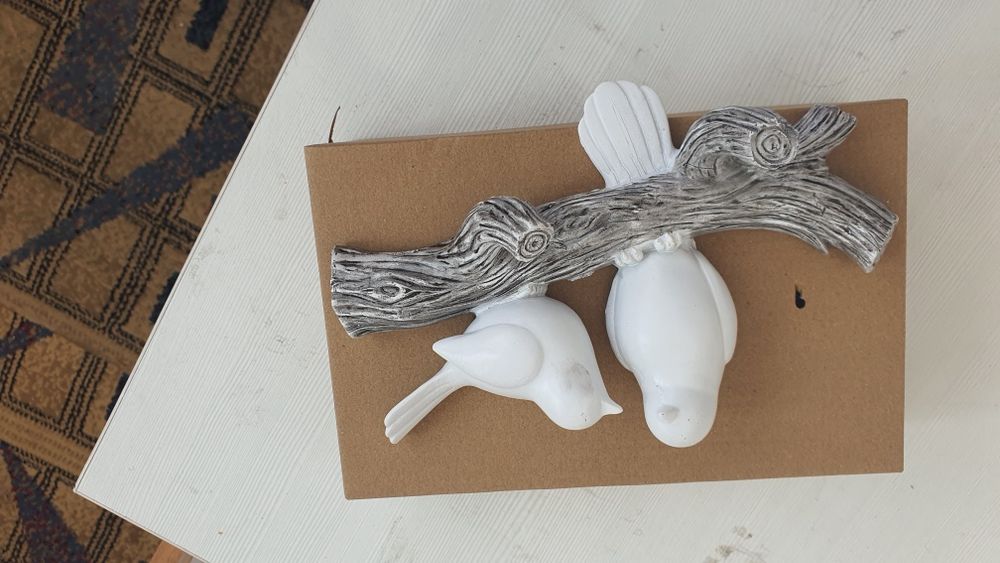 крючок в прихожую