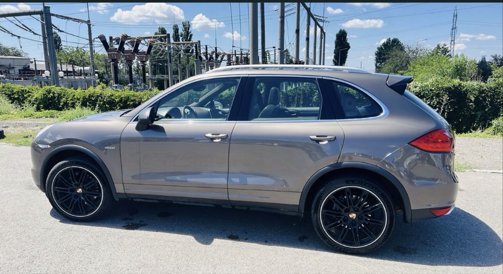 Porsche Cayenne an 2014 jante 21 anvelope noi