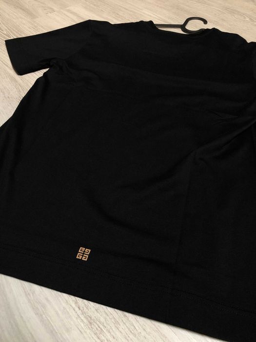 Givency tricou L-XL, autentic, retail 490 euro