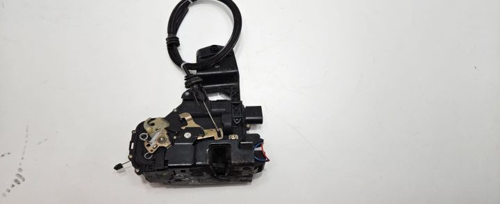 Broasca usa stanga spate  3B0837867 Volkswagen VW Passat B5.5 (faceli