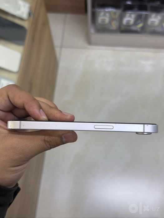 iPhone 16e 128/92%