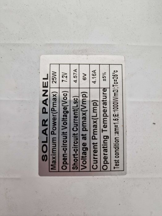 Quyosh paneli bilan ishlaydigan LED projektor LENS 500 W