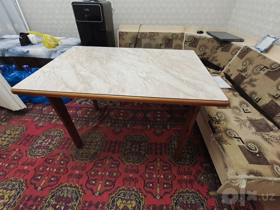 Продам кухонный стол