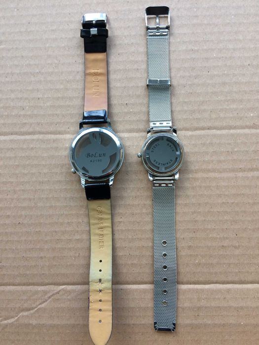 Ръчен часовник с кварцов механизъм - два броя