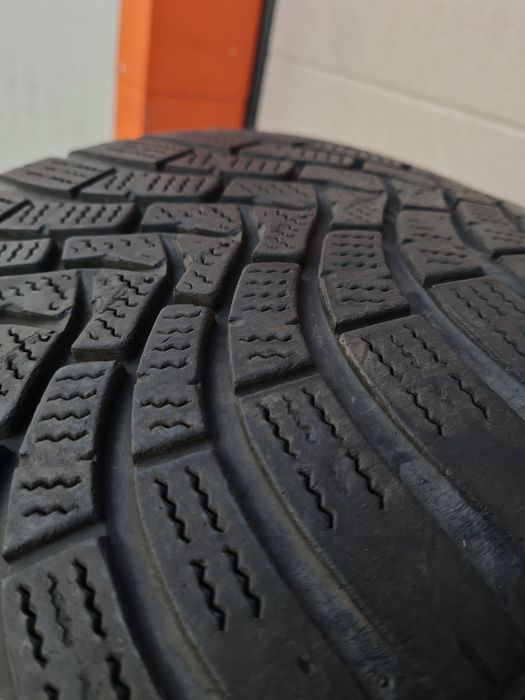 Зимни гуми 4 броя FALKEN EuroWinter HS01 255 40 R18