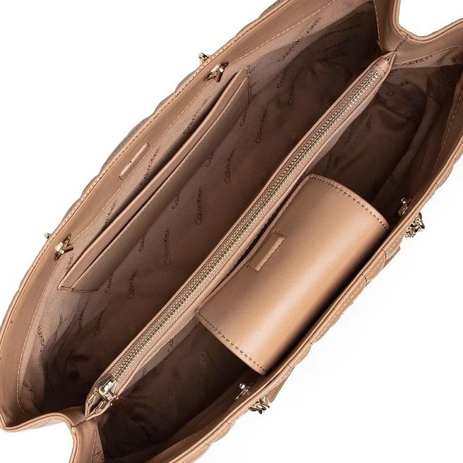 150 лв !! Дамска чанта Calvin Klein