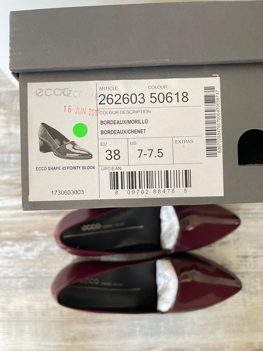 Чисто нови дамски обувки 38 номер на марка ECCO.