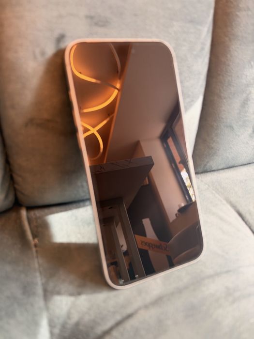 iPhone 16 plus.
