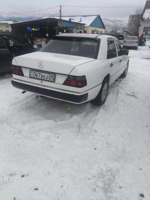 Мерседес 124 е230